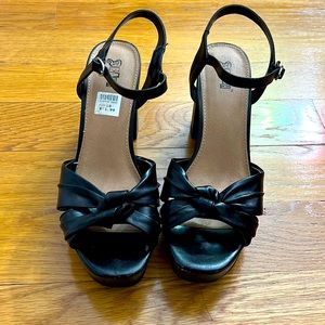 Black High Heeled Open Toe Shoes - size 10